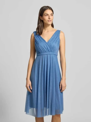 Sukienka koktajlowa z paskiem w talii TROYDEN COLLECTION