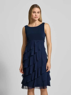 Sukienka koktajlowa o długości do kolan z falbanami Swing