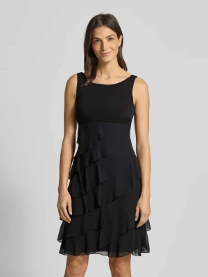 Sukienka koktajlowa z szyfonu z efektem stopniowania Swing