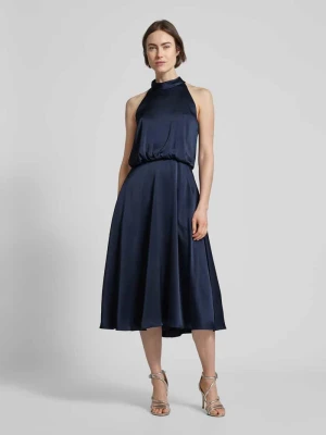 Sukienka koktajlowa z wiązaniem na szyi V by Vera Mont