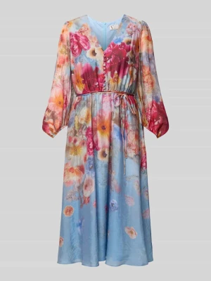 Sukienka koktajlowa z wiązanym paskiem V by Vera Mont