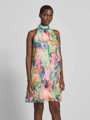 Sukienka koktajlowa ze stójką i falbanami Adrianna Papell