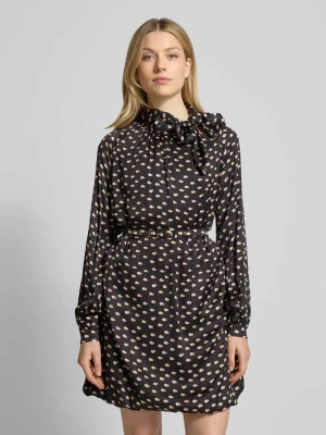 Sukienka koktajlowa ze stójką RINASCIMENTO