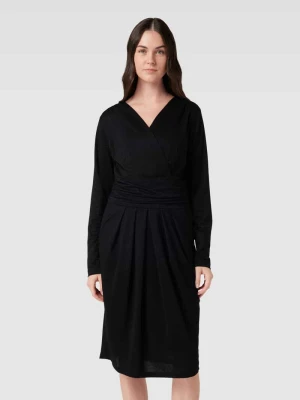 Sukienka kopertowa o długości do kolan milano italy