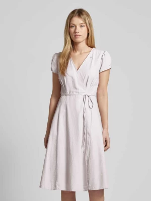 Sukienka kopertowa o długości do kolan w jednolitym kolorze Ragwear