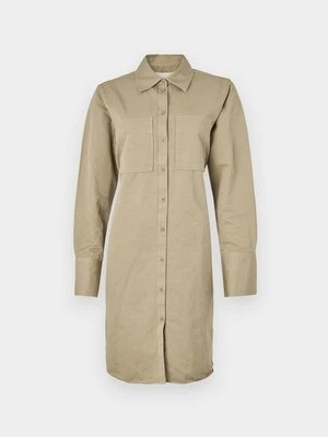 Sukienka koszulowa closed