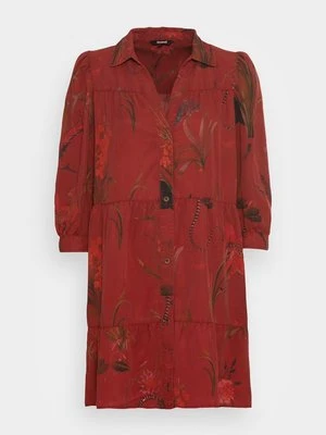 Sukienka koszulowa Desigual