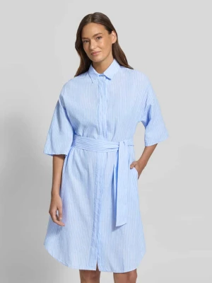 Sukienka koszulowa do kolan z wiązanym paskiem Model 'DERBY' 0039 italy