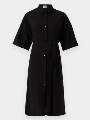 Sukienka koszulowa drykorn