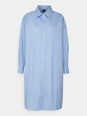 Sukienka koszulowa Gina Tricot Petite