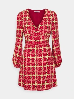 Sukienka koszulowa Glamorous