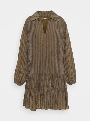 Sukienka koszulowa Glamorous Tall