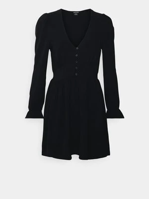 Sukienka koszulowa Monki