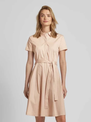 Sukienka koszulowa o długości do kolan w jednolitym kolorze Christian Berg Woman Selection