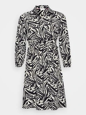 Sukienka koszulowa ONLY Carmakoma