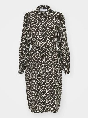 Sukienka koszulowa Selected Femme