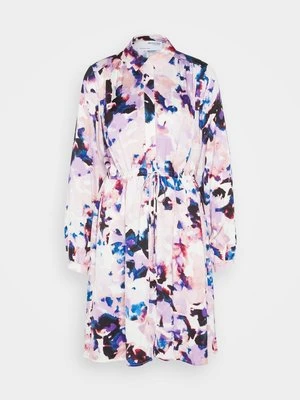 Sukienka koszulowa Selected Femme