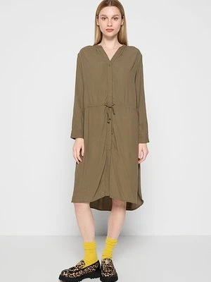 Sukienka koszulowa Selected Femme