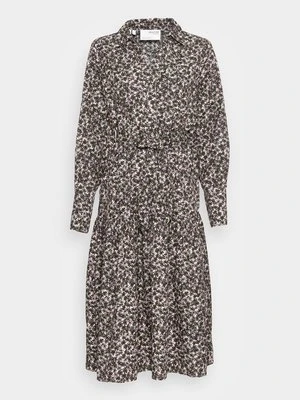 Sukienka koszulowa Selected Femme