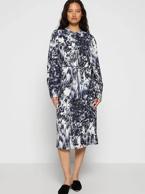 Sukienka koszulowa Soaked in Luxury