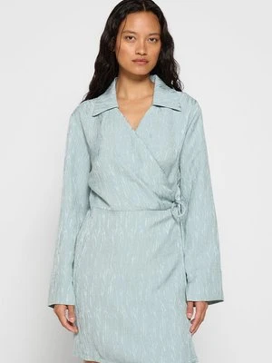 Sukienka koszulowa Soaked in Luxury