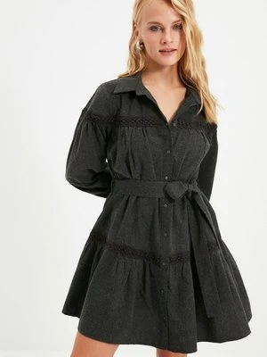 Sukienka koszulowa Trendyol