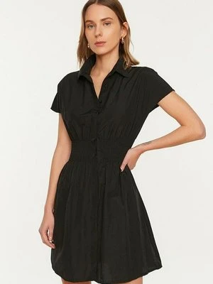 Sukienka koszulowa Trendyol
