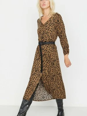 Sukienka koszulowa Trendyol