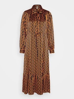 Sukienka koszulowa YAS