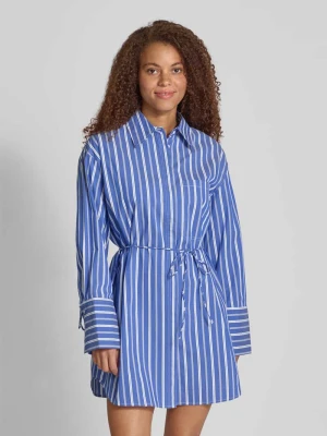 Sukienka koszulowa z kieszenią na piersi model ‘Deloris’ EDITED