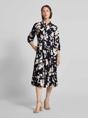 Sukienka koszulowa z wiązanym paskiem comma