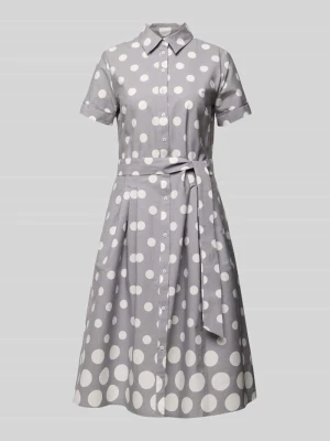 Sukienka koszulowa z wiązanym paskiem MORE & MORE