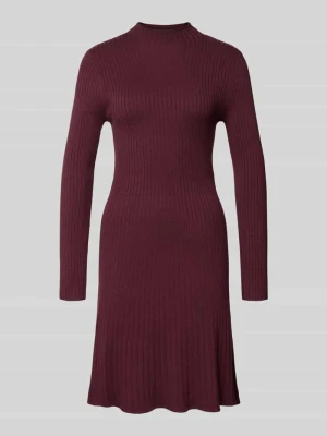 Sukienka lekko rozkloszowana z dzianiny z mieszanki wiskozy model ‘NANCY’ Vero Moda
