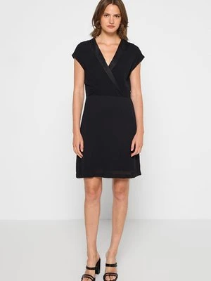 Sukienka letnia Armani Exchange czarny