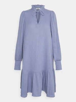 Sukienka letnia b.Young