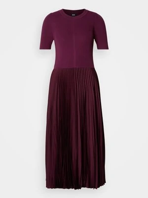 Sukienka letnia Boss