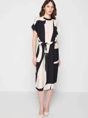 Sukienka letnia closed