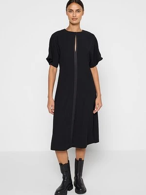 Sukienka letnia closed