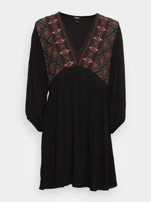 Sukienka letnia Desigual