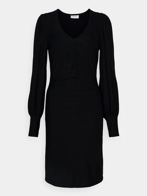 Sukienka letnia Gestuz