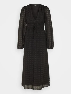 Sukienka letnia Gina Tricot