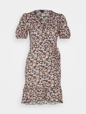 Sukienka letnia Gina Tricot