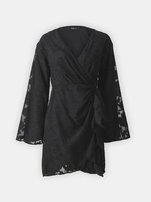 Sukienka letnia Gina Tricot czarny