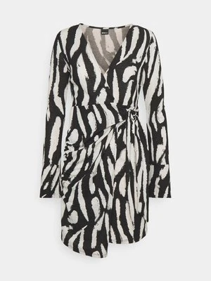 Sukienka letnia Gina Tricot Petite