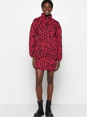 Sukienka letnia LOVE MOSCHINO czerwony
