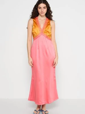 Sukienka letnia Never Fully Dressed