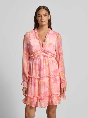 Sukienka letnia o kroju regular fit z szyfonu model 'SMILLA' Vero Moda