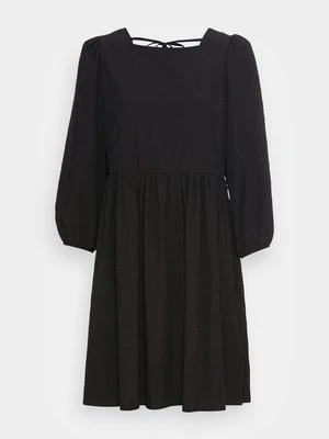 Sukienka letnia Pieces
