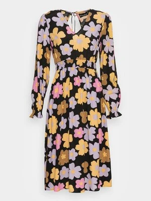 Sukienka letnia Pieces