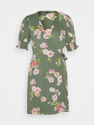 Sukienka letnia Pieces